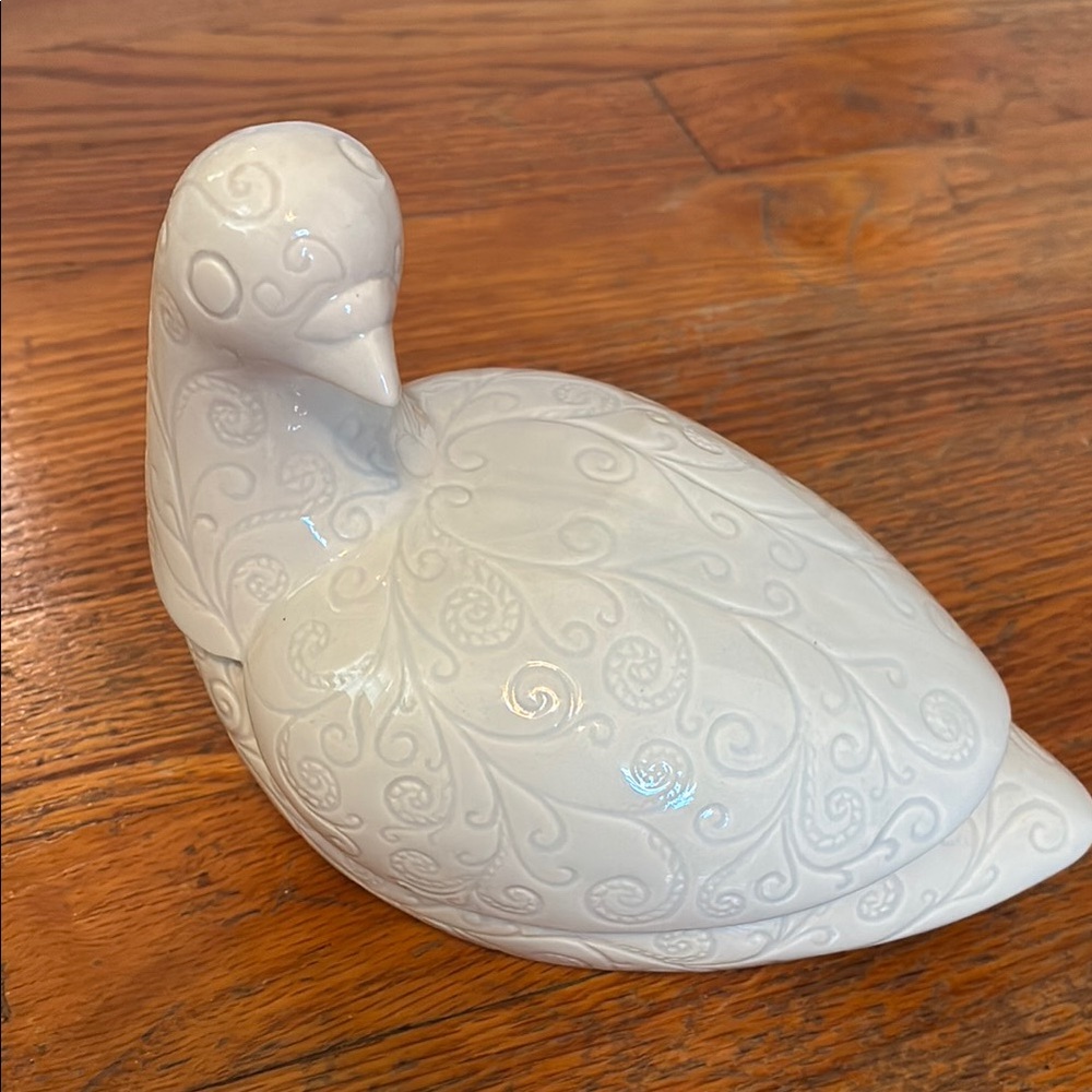 White Ceramic Bird Figurine Trinket Box